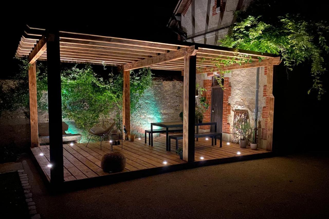 Pool House-L'Hirondelle De Sermizelles- Grand Jardin, Calme Et Nature Aux Portes Du Morvan Kültér fotó